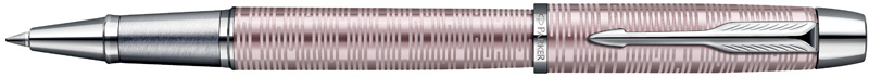 1906773. Роллер Parker IM Premium Pink Pearl. Роллер Паркер со съёмным колпачком, анодированный алюминиевый корпус роллера и колпачок переливчатого розового цвета отполированы до атласного блеска и улучшены тонкой гравировкой, текстурированная серебристая зона захвата ручки, хромированные детали дизайна.